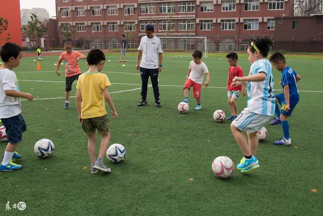 杨鸣：赢下一个没有周琦的广东队参考价值不大