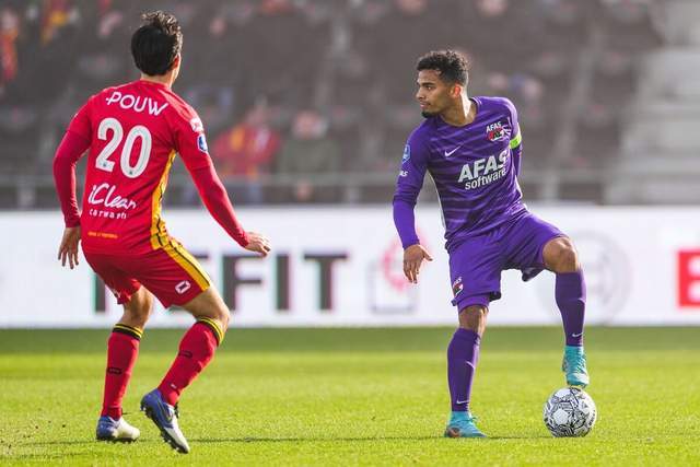 爱德华兹逆天隔扣狼队克爵士 国王加时擒灰熊