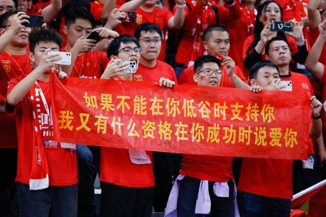 罗伯逊：每场比赛斯洛特都会改变球员职责